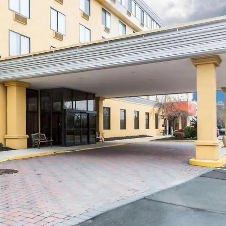 Clarion Hotel Somerset - New Brunswick-3